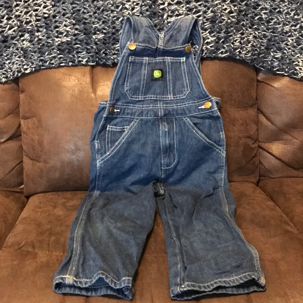Size 5 John Deere overalls. Great condition